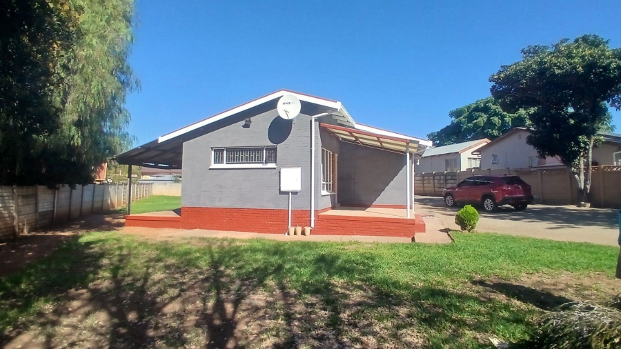 3 Bedroom Property for Sale in Uitsig Free State